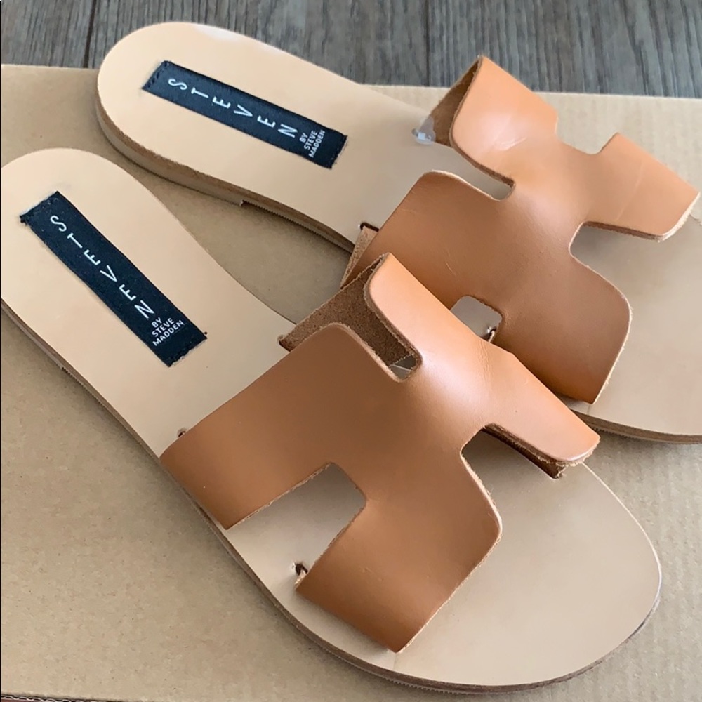 Steve by Steve Madden cognac leather slide sandals